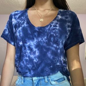 blue tie-dye shirt